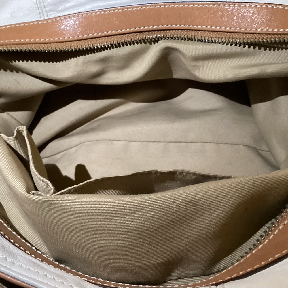 Coach Soho Lynn Hobo Buckle Bag  D1069-F15075 - Picture 9 of 13